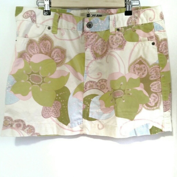GAP Dresses & Skirts - Gap Plus Size Floral Denim Skirt | So Springy!